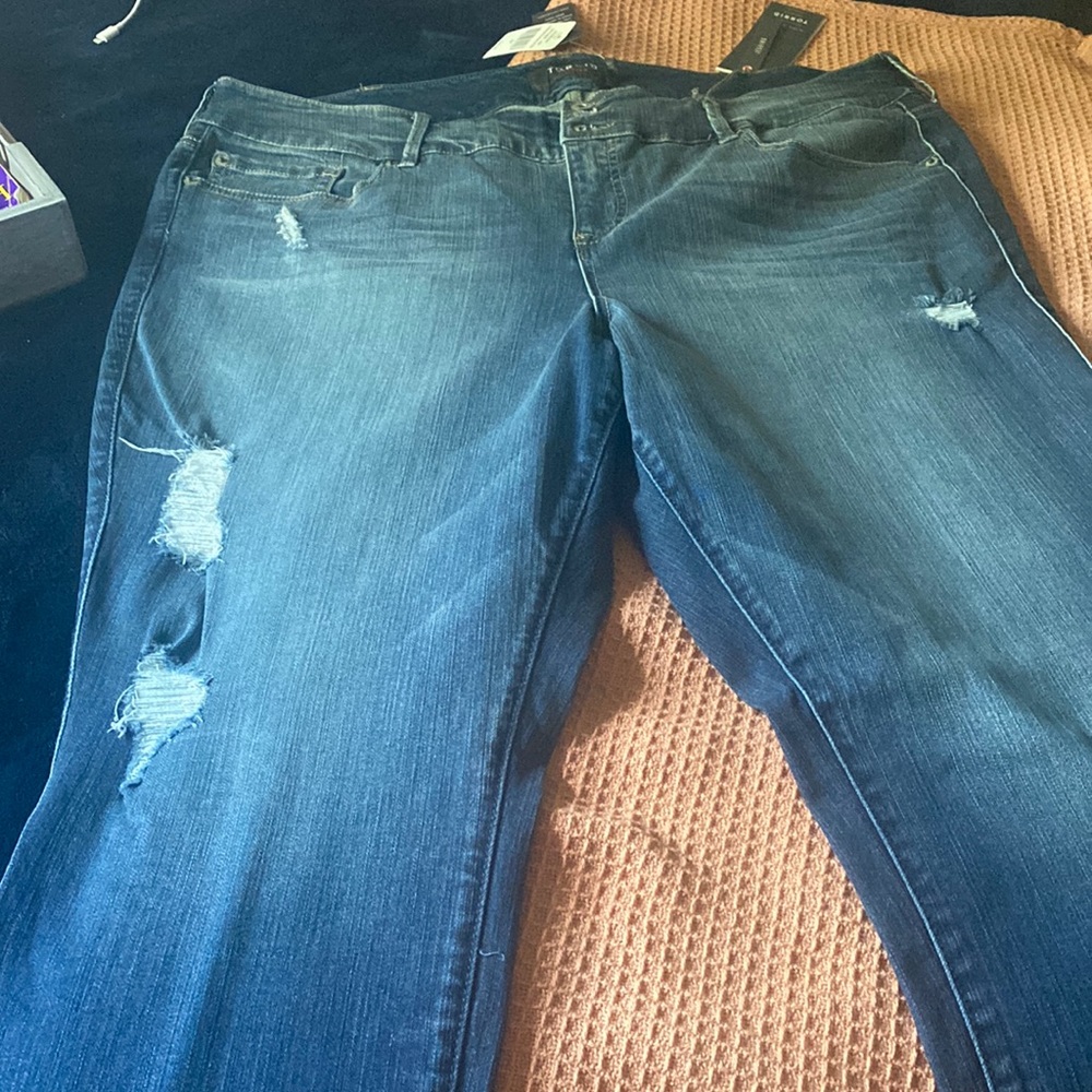 Cute distressed jegging